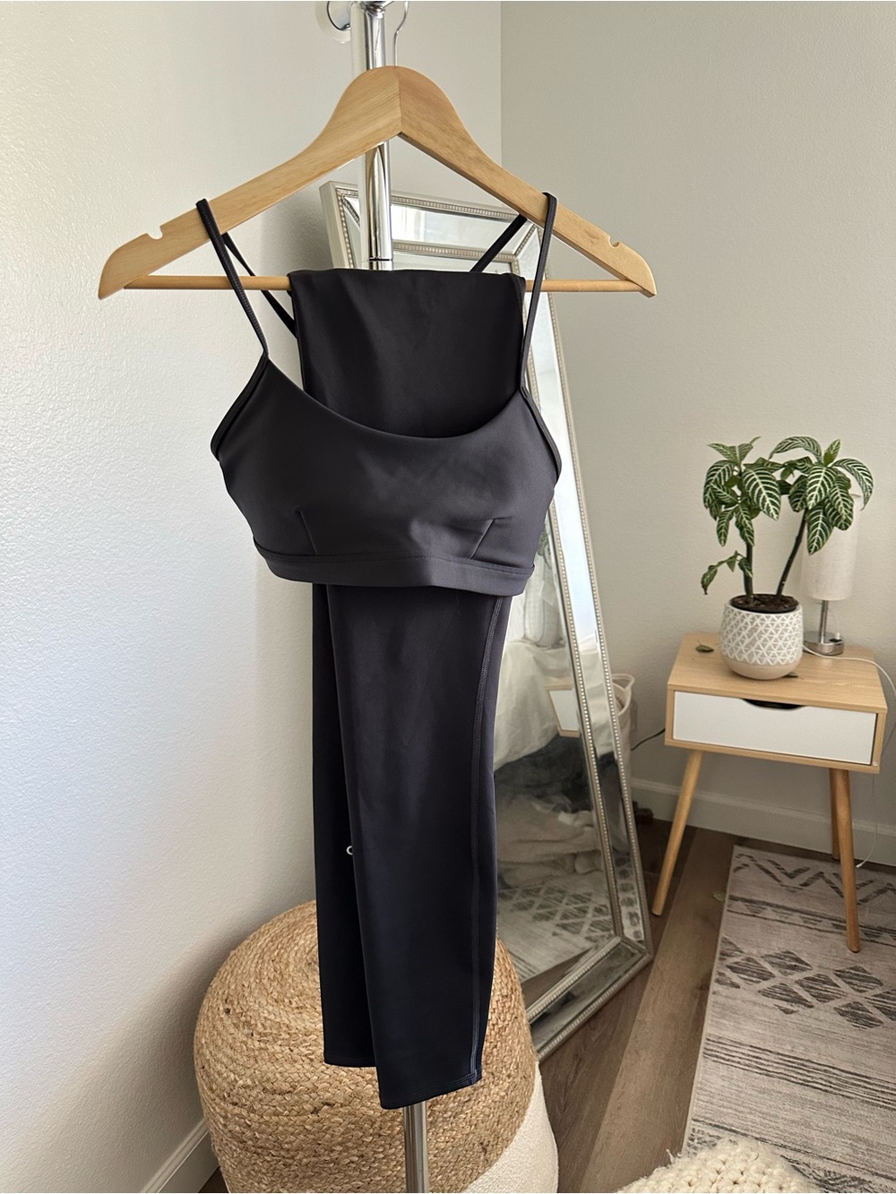 Alo Yoga Charcoal Slate color bra + Leggings SET LIKE NEW worn once